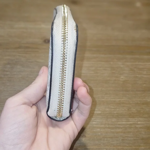 Michael Kors Gray Monogram Wallet - Picture 3 of 10